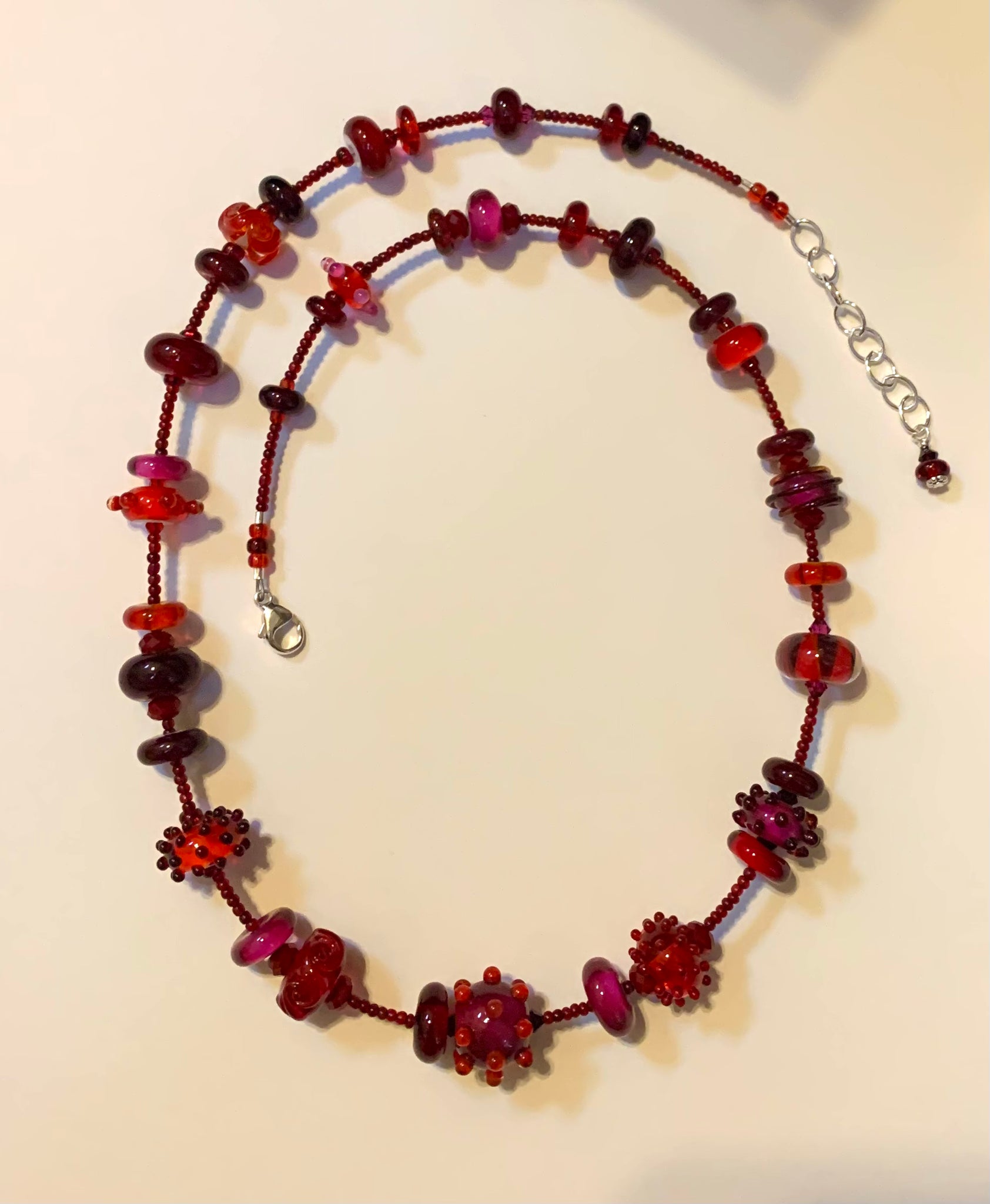 Red, garnet and fuchsia necklace