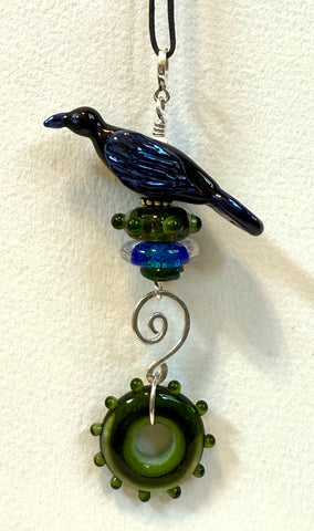 Bird pendant raven