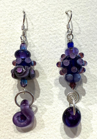 Large asymmetrical earrings (purple)