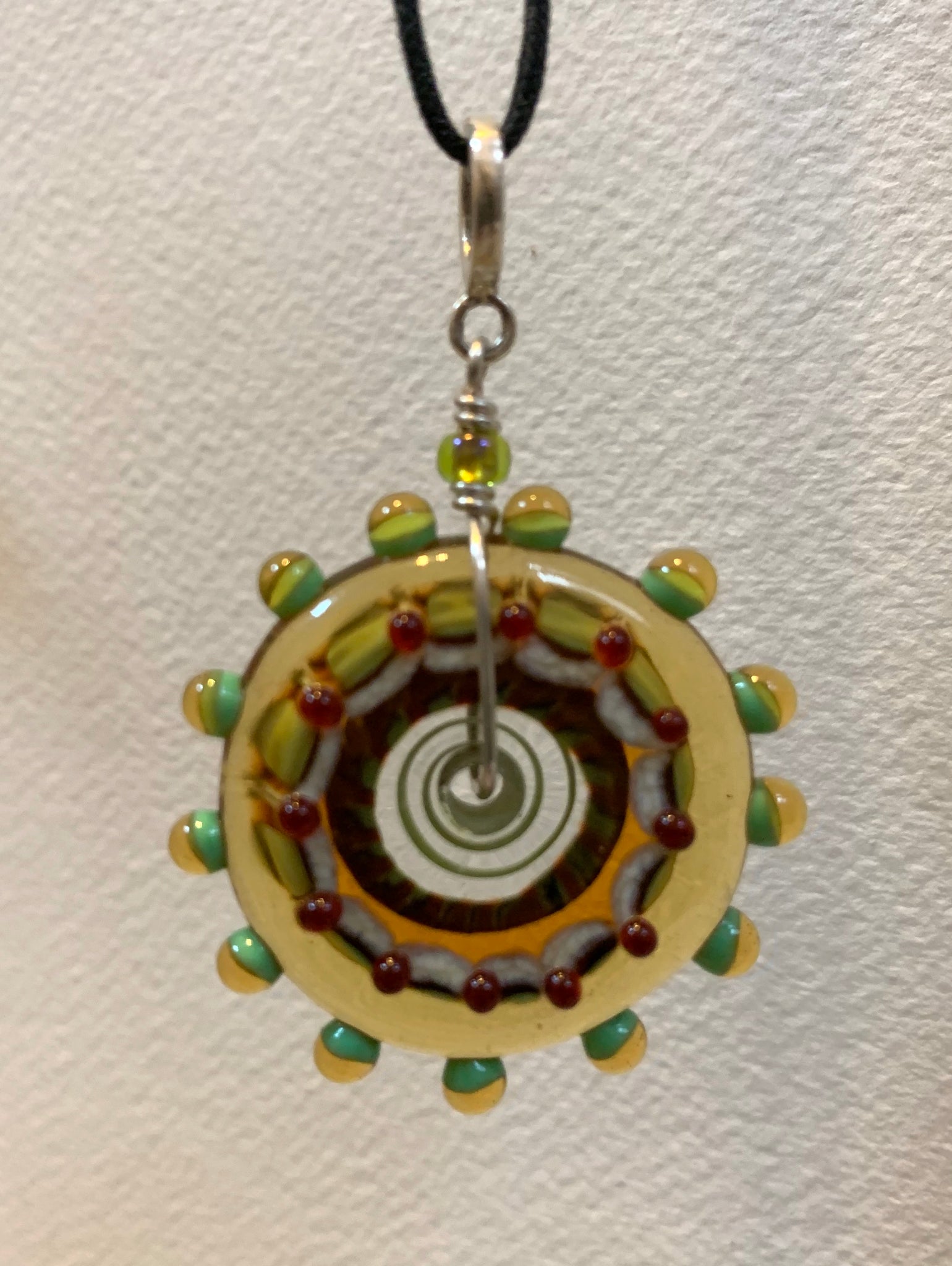 Disc bead pendant amber/olive