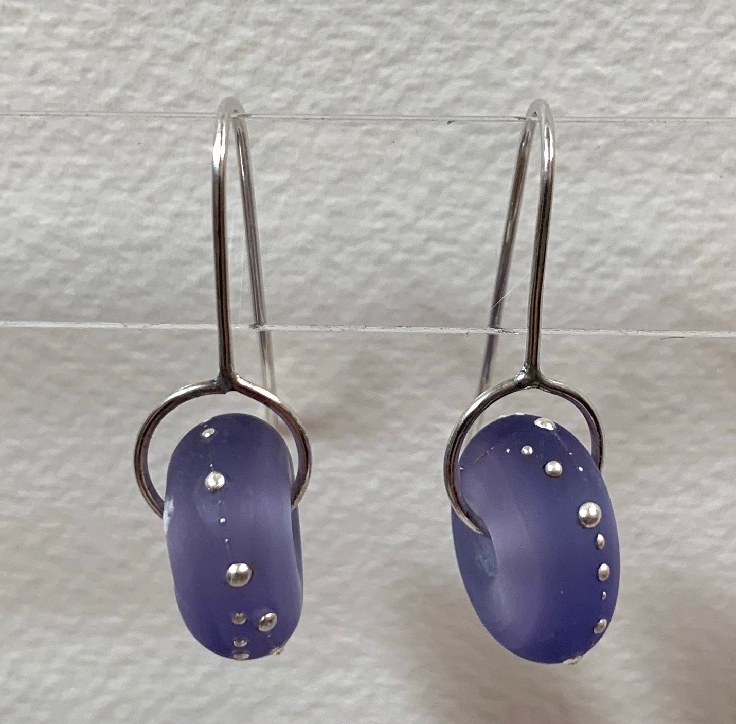 Circle earrings (frosted lavender)