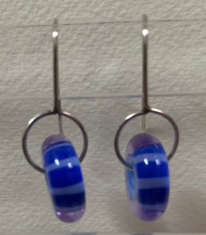 Circle earrings (violet stripes)