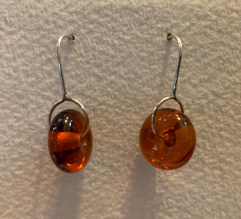 Circle earrings (dark amber)